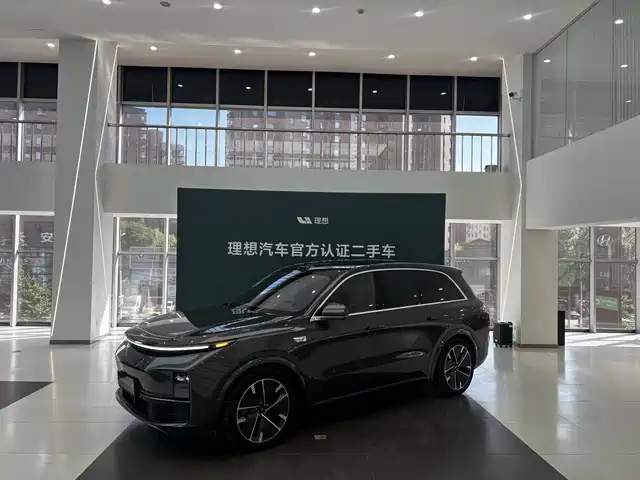 2025 Li Xiang L8