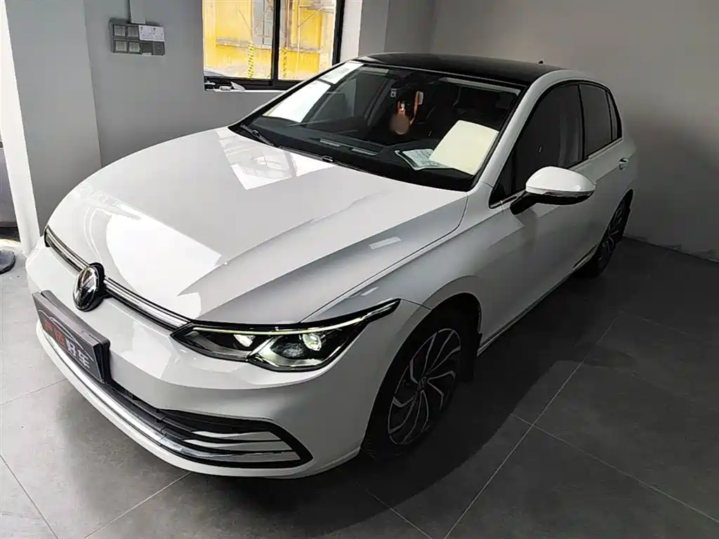 Volkswagen Golf 2024