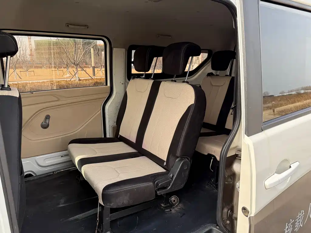 CHANGAN CROSS STAR V5