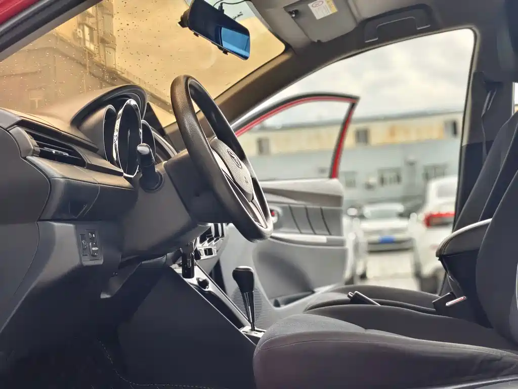 Toyota Yaris L — миниатюра 9