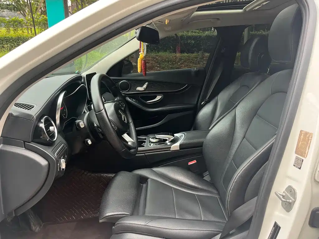 Mercedes-Benz C-Class — миниатюра 8