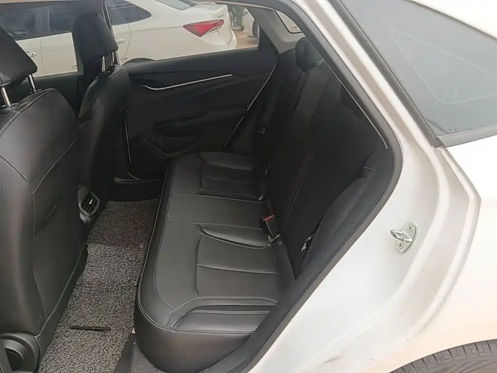 Buick Excelle — миниатюра 17