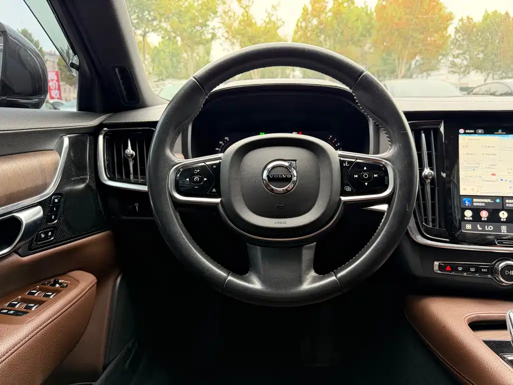Volvo S90 — миниатюра 12