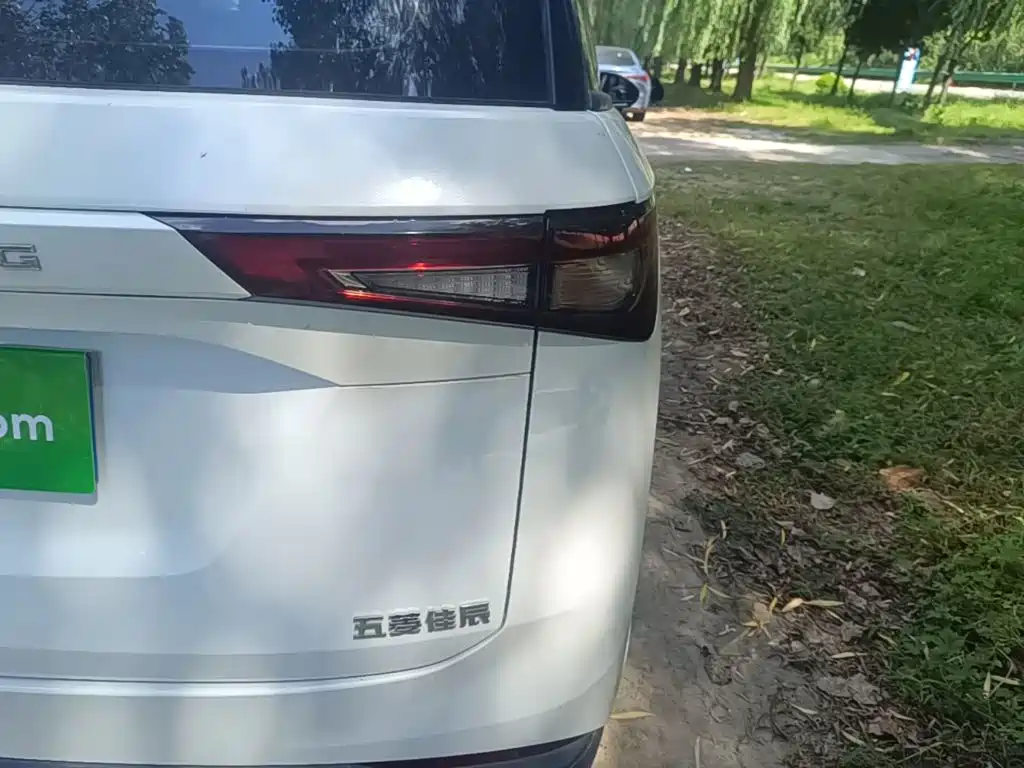 Wuling Jiachen — миниатюра 8