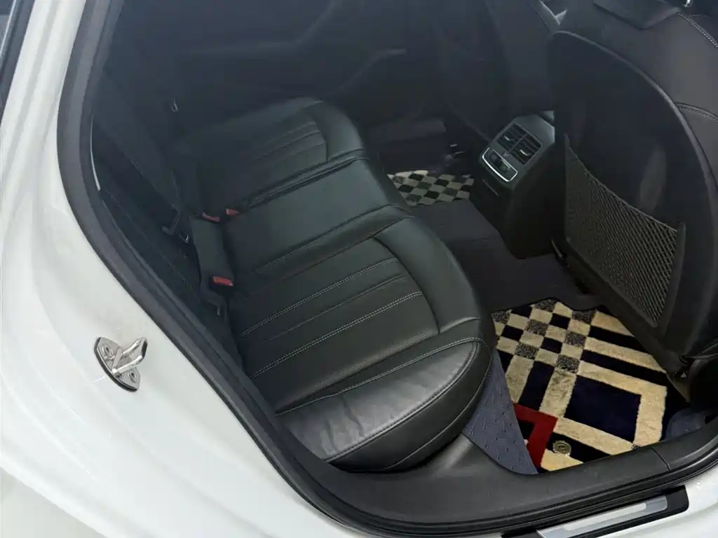 Audi A4L 2017 40 TFSI Fashion