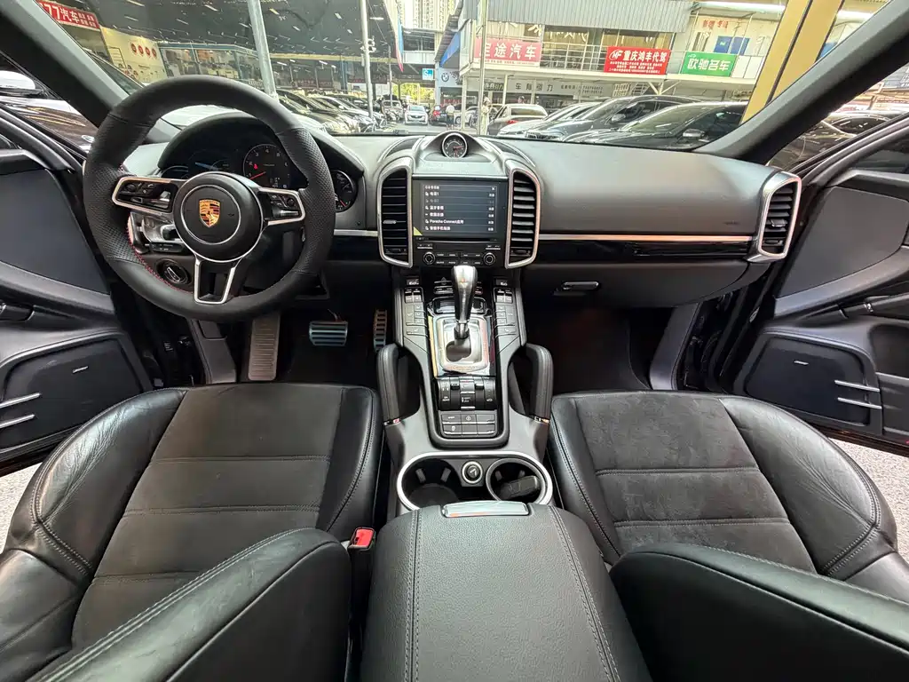 Porsche Cayenne — миниатюра 21