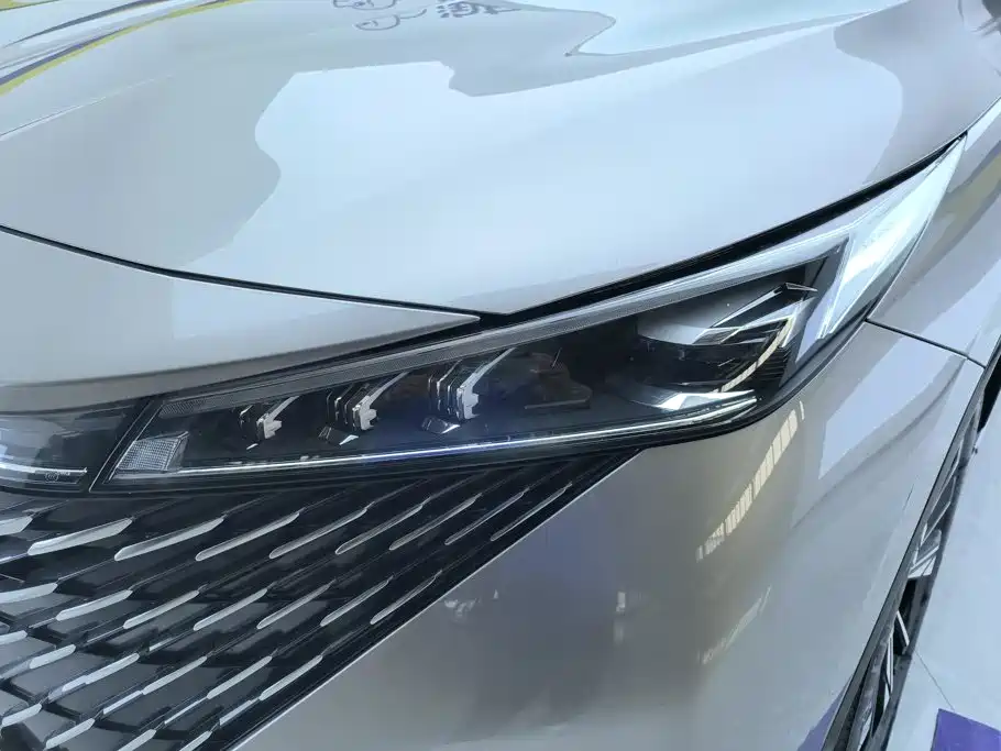 Roewe RX5 New Energy — миниатюра 5