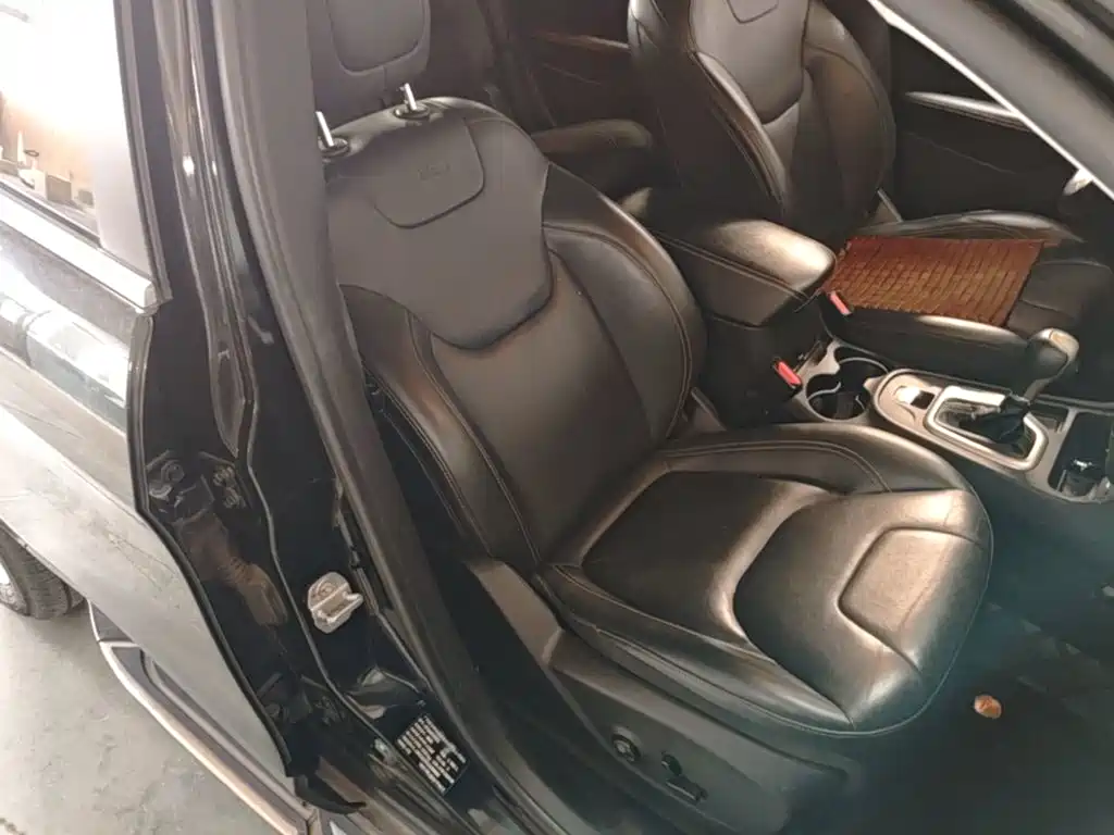 Jeep Cherokee — миниатюра 25