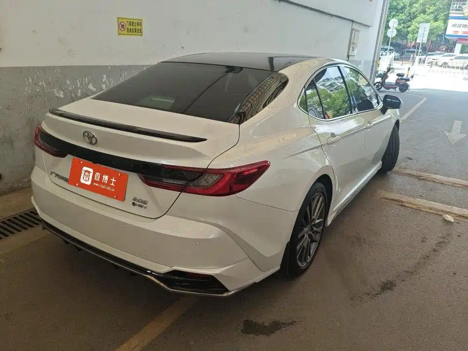 Toyota Camry Hybrid 2.0HXS Sport Plus Edition, фото 2