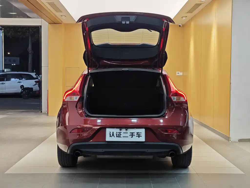 Volvo V40 — миниатюра 27