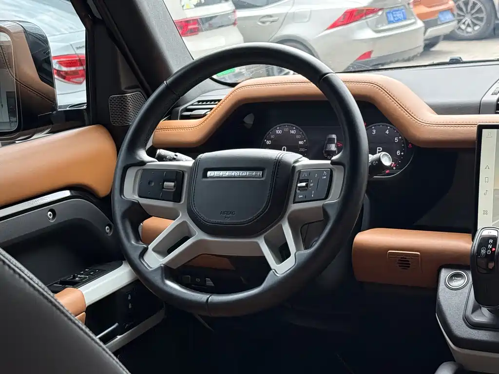Land Rover Defender — миниатюра 10