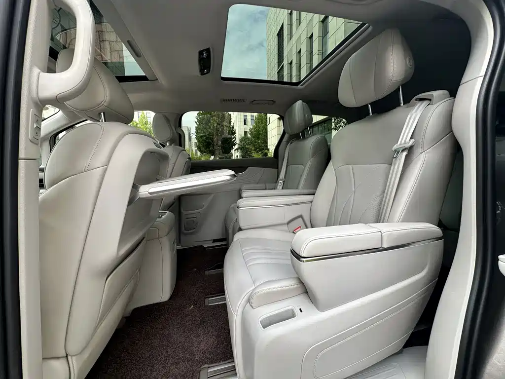 Roewe iMAX8 New Energy — миниатюра 9