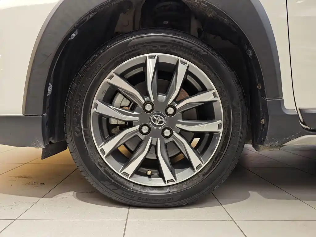 Toyota Yaris L — миниатюра 5