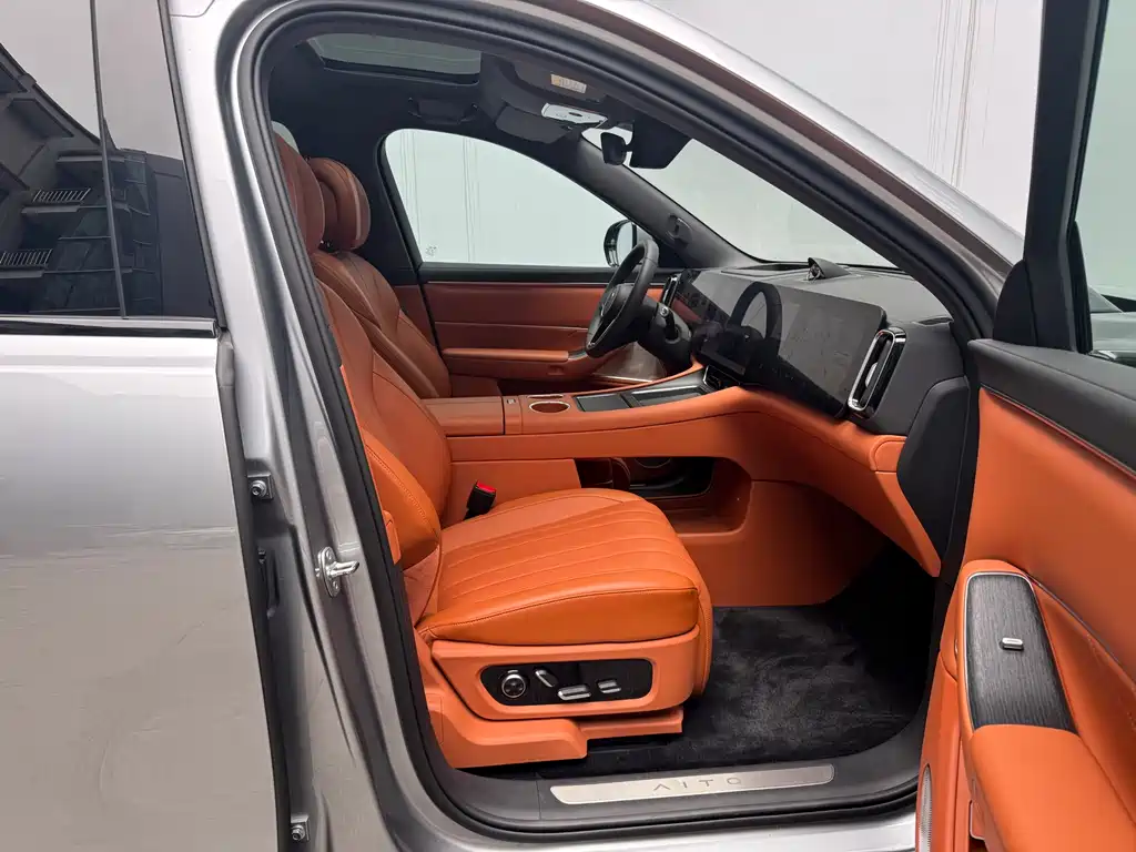 Aito M8 2025 Ultra 53.4kWh 5 мест (192 )