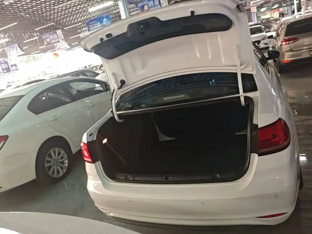 Volkswagen Lavida — миниатюра 19