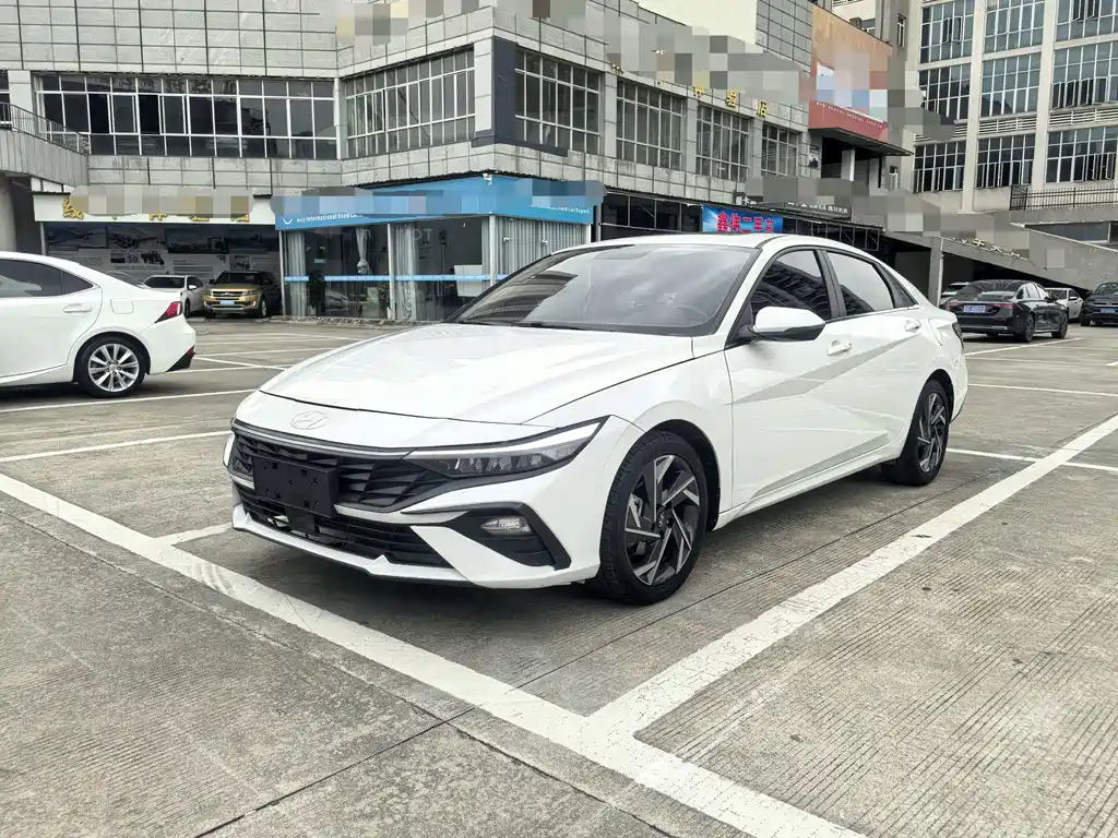 Hyundai Elantra 2024