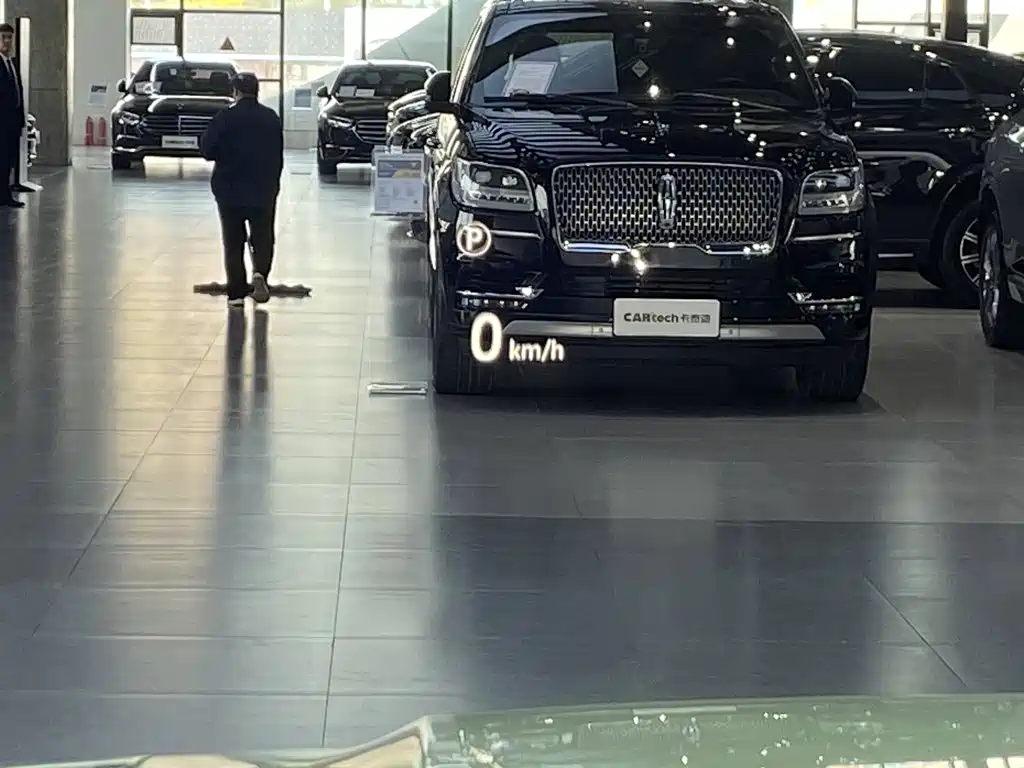 Land Rover Defender — миниатюра 9