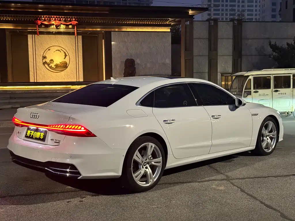 AUDI A7L