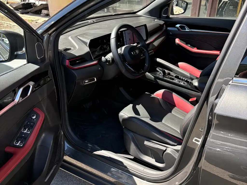Geely Binyue — миниатюра 7
