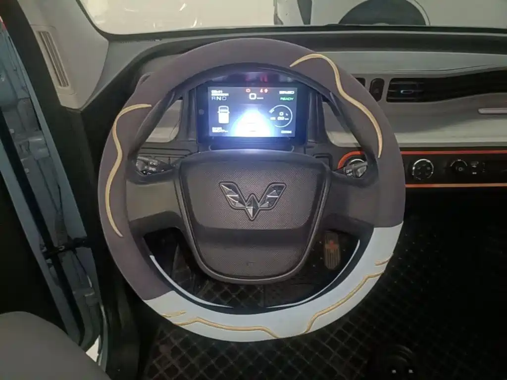 Wuling MINIEV — миниатюра 11