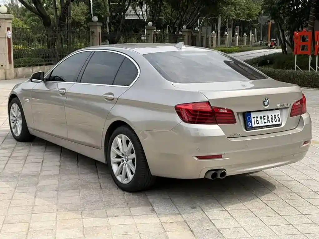 BMW 5 Series — миниатюра 4