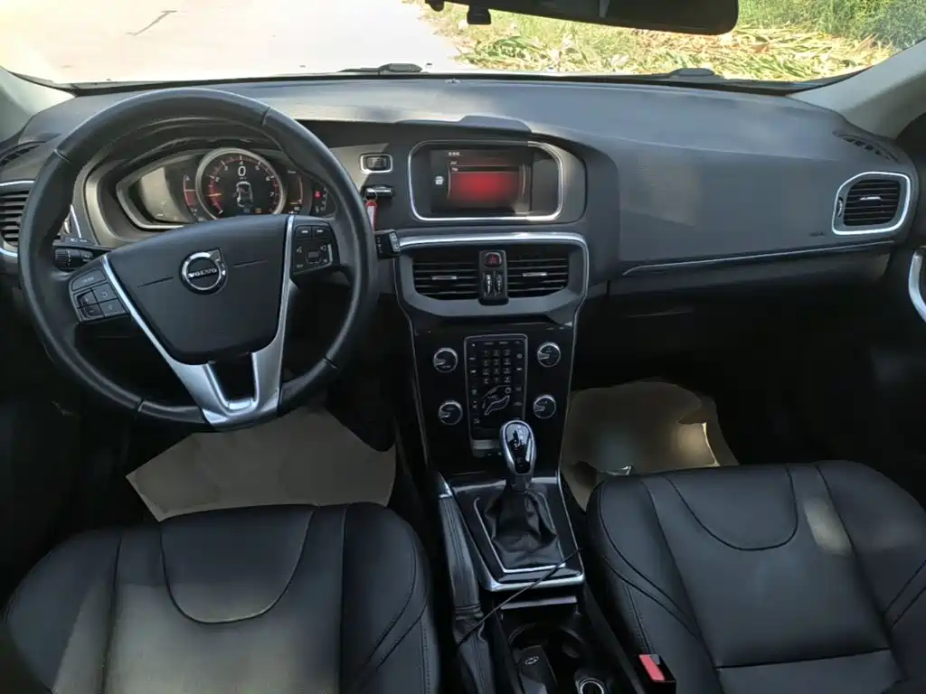 Volvo V40 — миниатюра 10