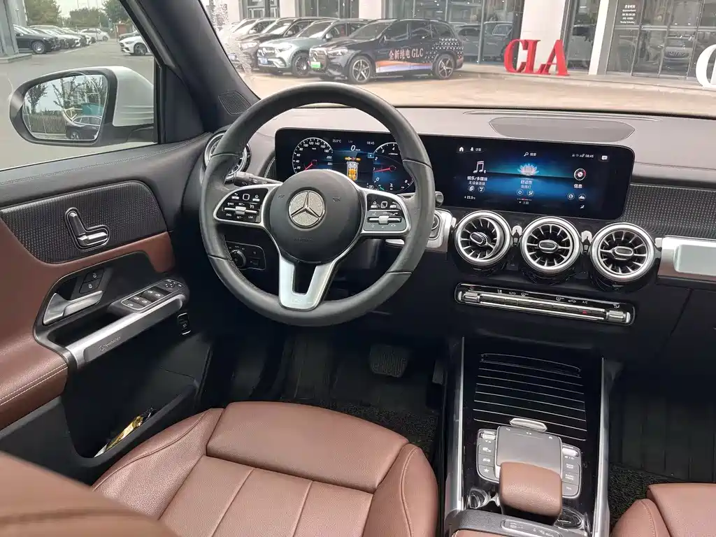 Mercedes-Benz GLB — миниатюра 6