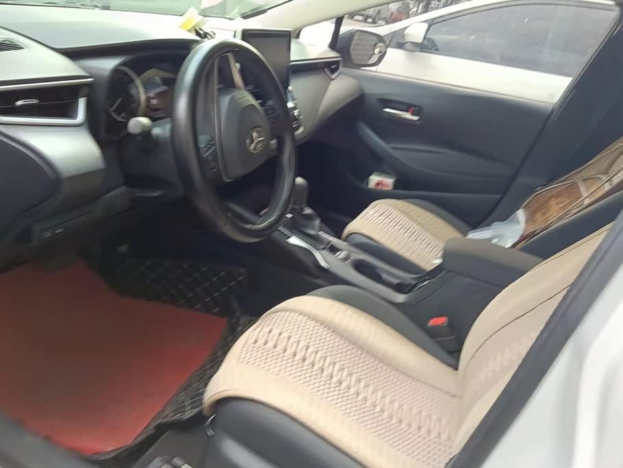Toyota Corolla 1.5 л 2023 г. Белый, пробег 23300 км