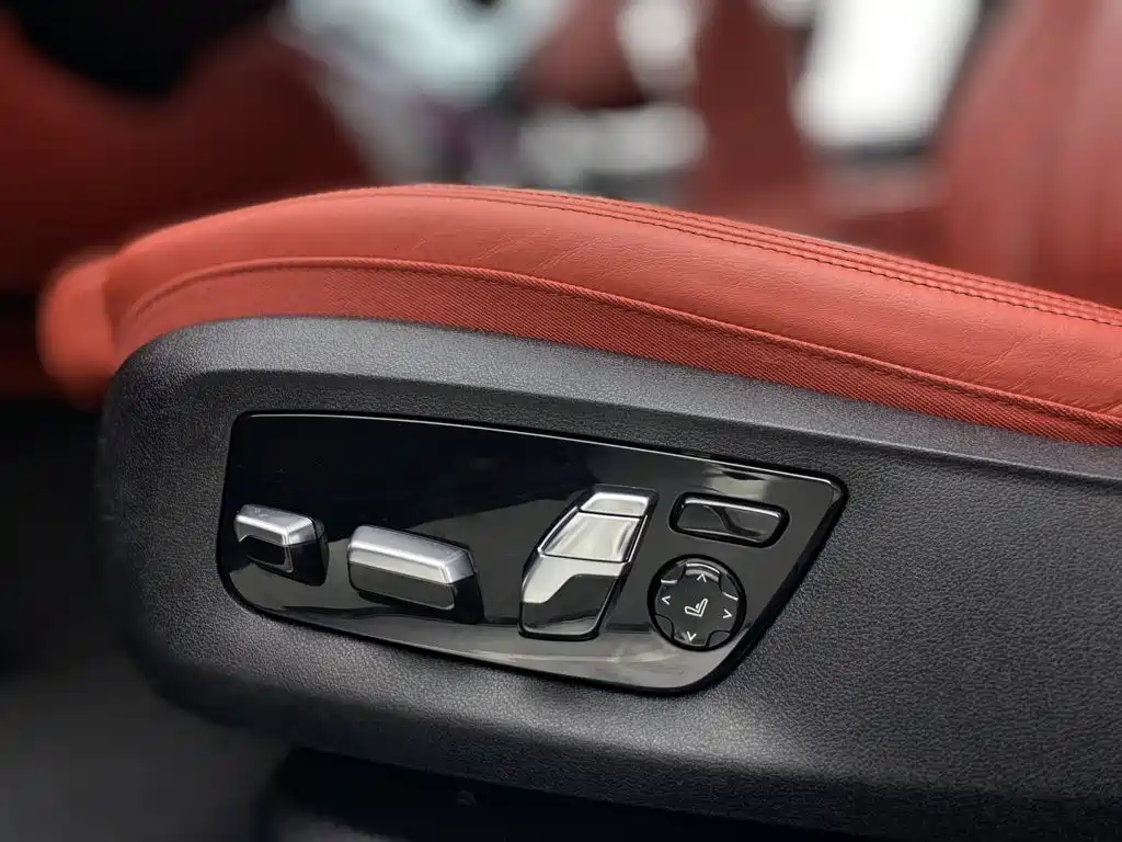 BMW 7 Series — миниатюра 29