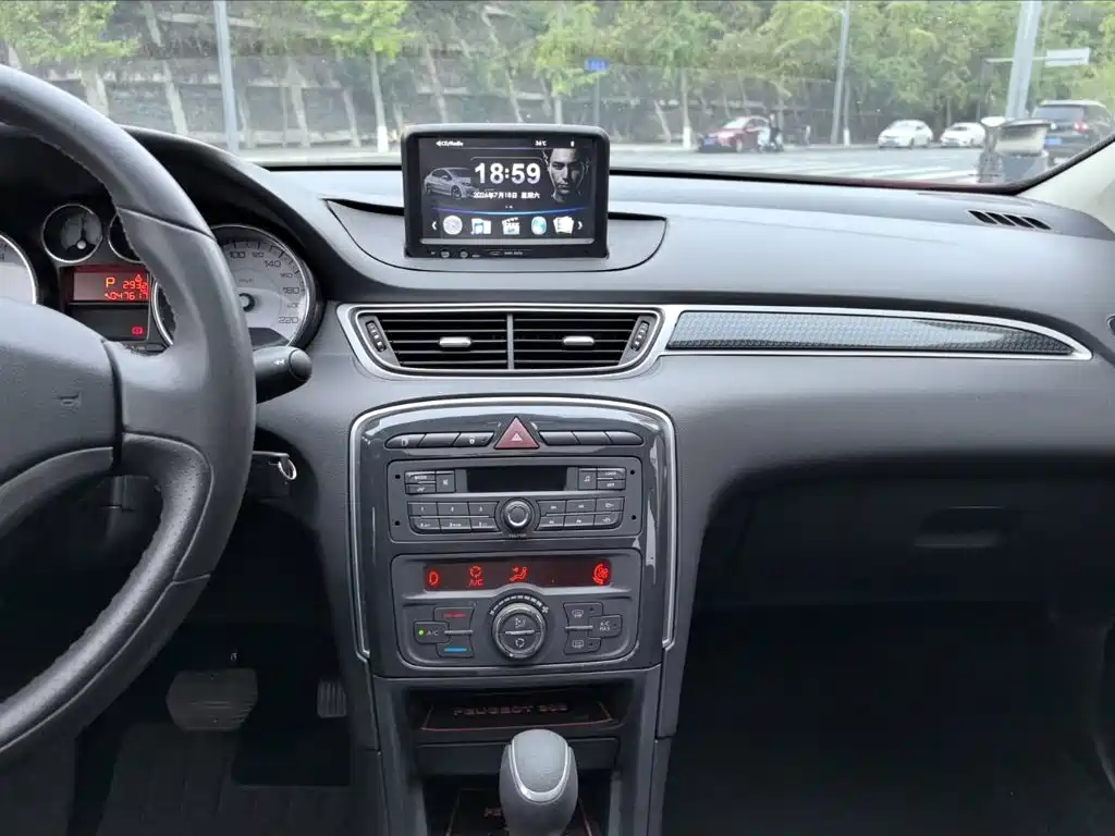Peugeot 308 — миниатюра 13