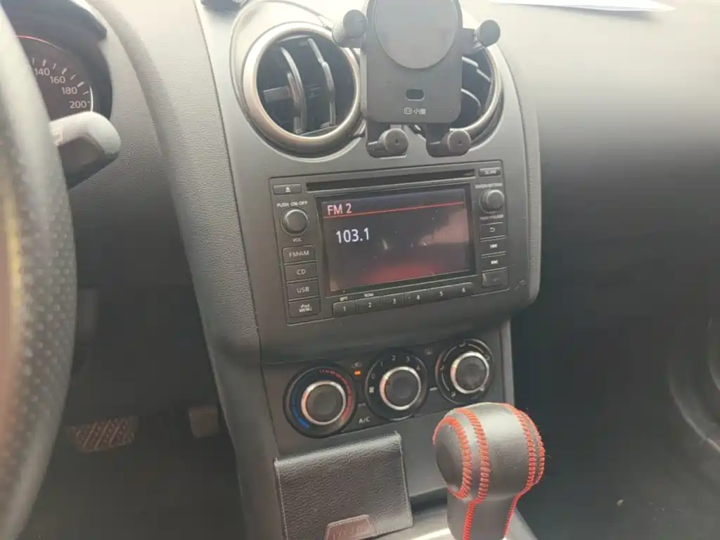 Nissan Qashqai — миниатюра 13