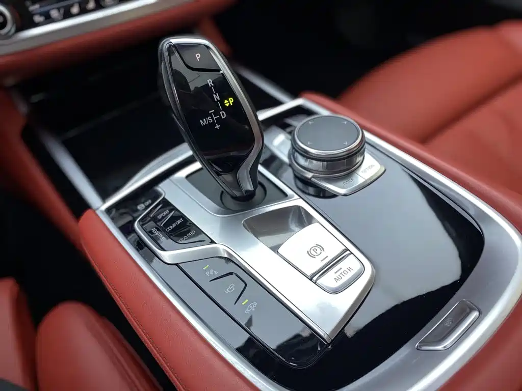 BMW 7 Series — миниатюра 22