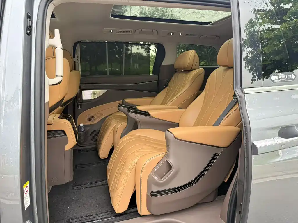 Denza D9 2022 DM-i 1040 Luxury