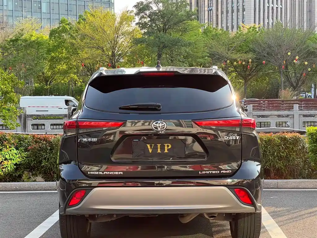 Toyota Highlander 2024 380T 7 мест