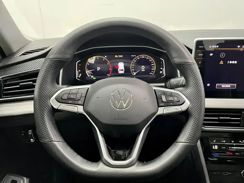 Volkswagen Tiguan L — миниатюра 12