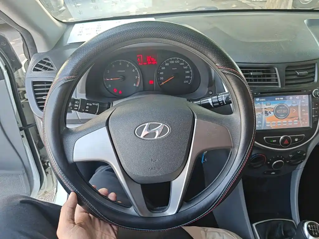 Hyundai Verna — миниатюра 11