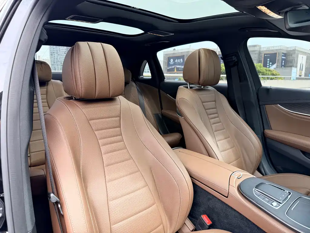 Mercedes-Benz E-Class — миниатюра 16