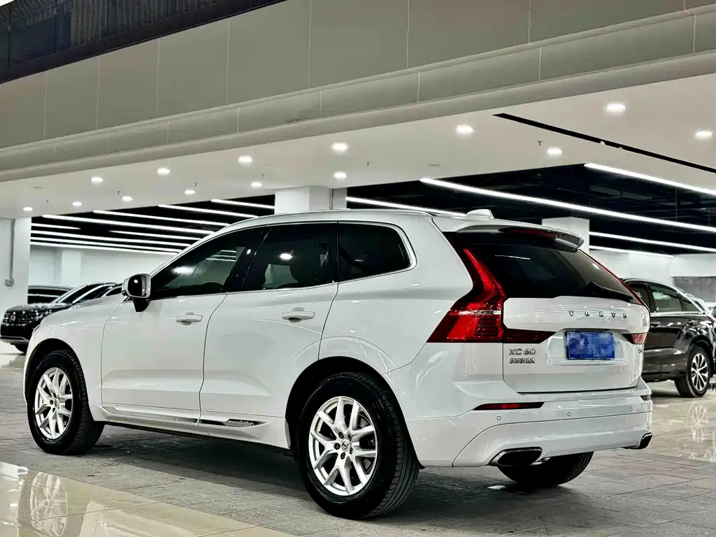 Volvo XC60 — миниатюра 11