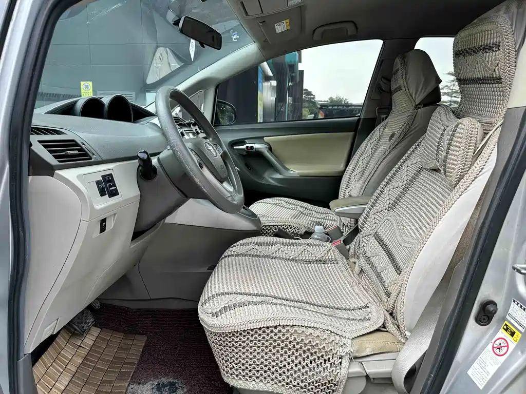 Toyota Verso — миниатюра 5
