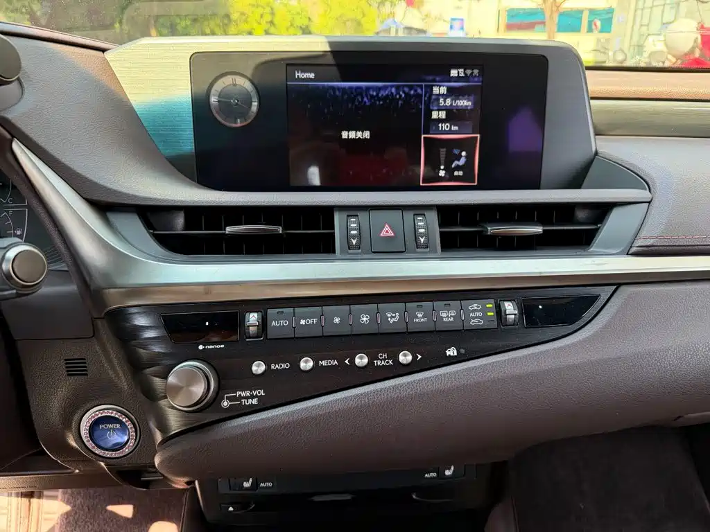 Lexus ES — миниатюра 10