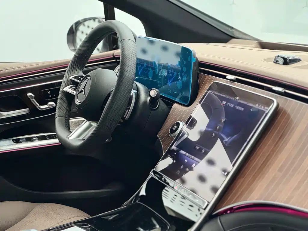 Mercedes-Benz EQE 2025 500 4MATIC Luxury