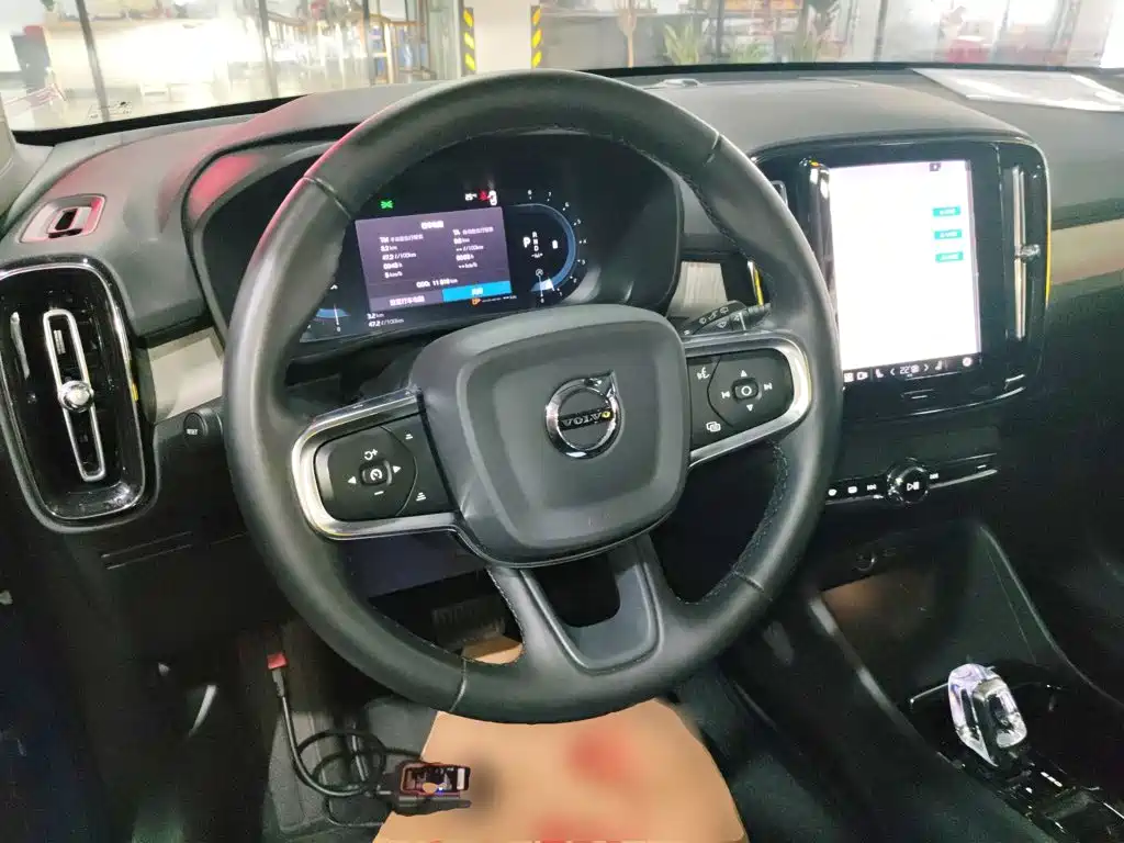 Volvo XC40 2024 B4 Luxury