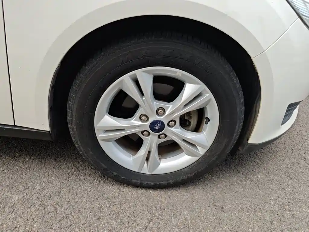 Ford Focus — миниатюра 8
