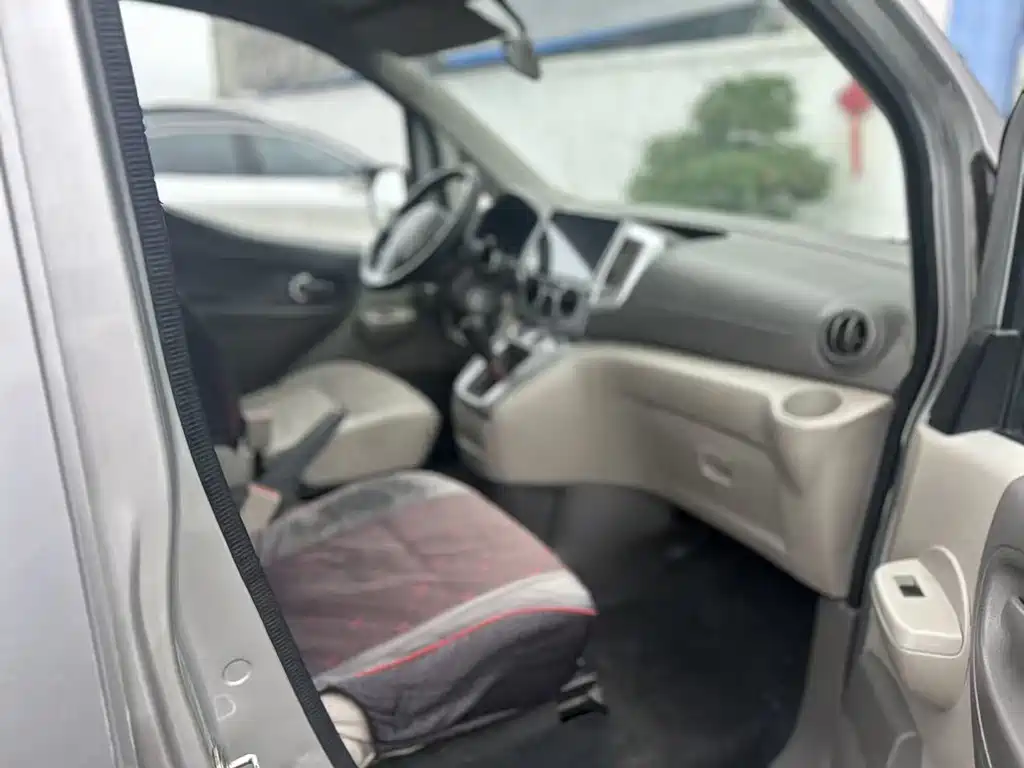Nissan NV200 — миниатюра 10