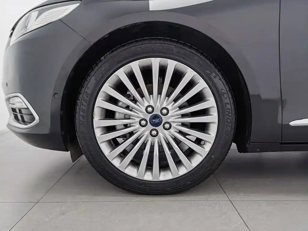 Ford Taurus — миниатюра 17