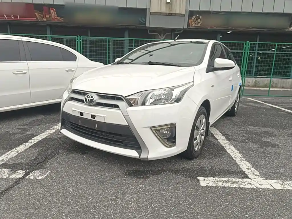 Toyota Yaris L — миниатюра 2