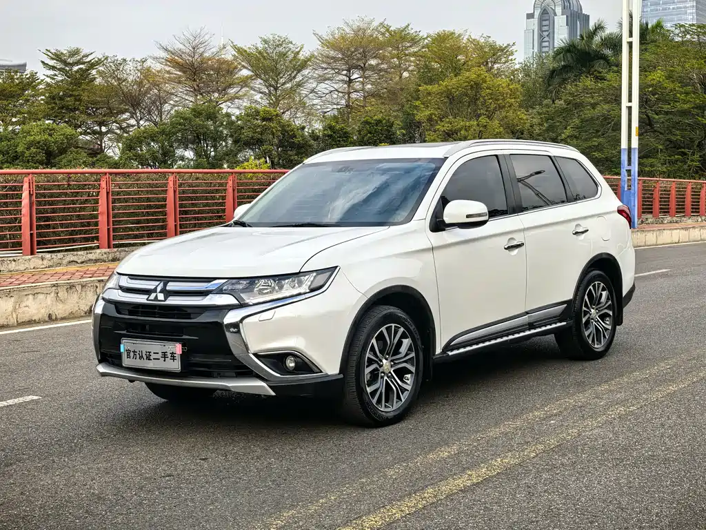 MITSUBISHI OUTLANDER