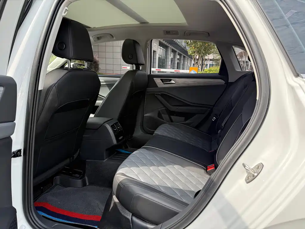 Volkswagen Sagitar — миниатюра 9