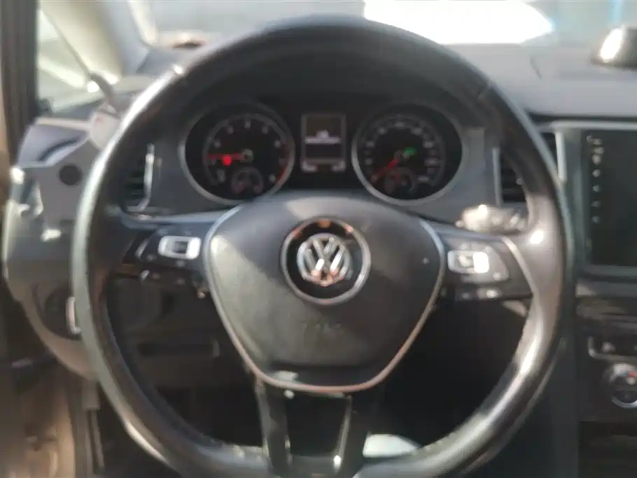 VOLKSWAGEN GOLF*JIAYU