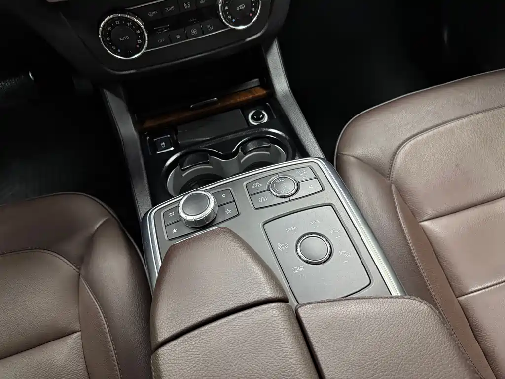 Mercedes-Benz M-Class — миниатюра 28